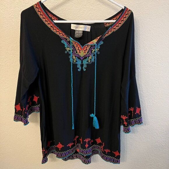 Urban Mangoz Exotic Short Sleeve Top Size Small - Picture 1 of 4